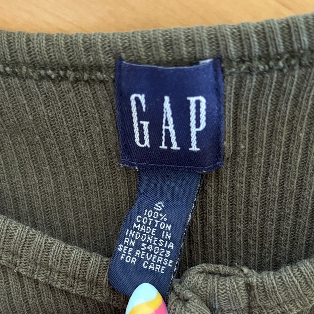 90s GAP Ribbed top - Picture 2 of 5